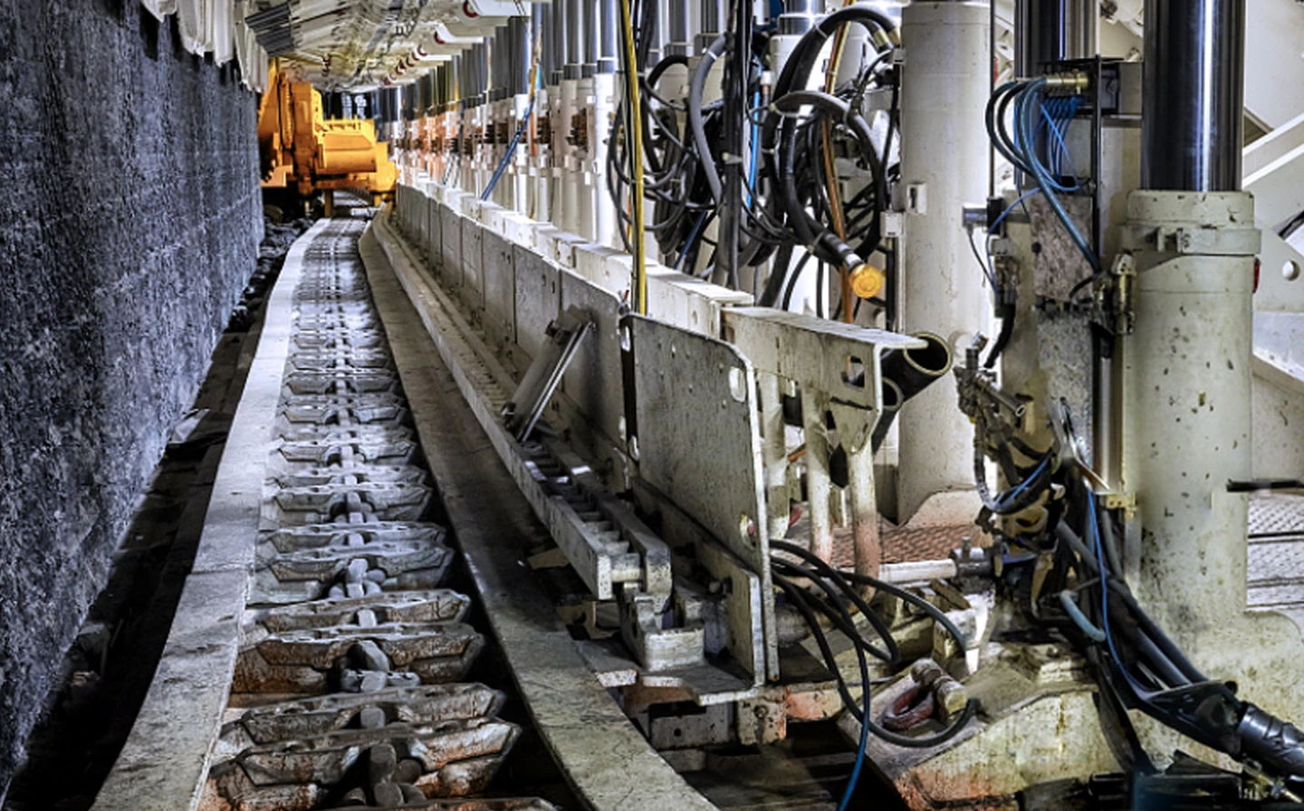  Chất lỏng hỗ trợ khai thác