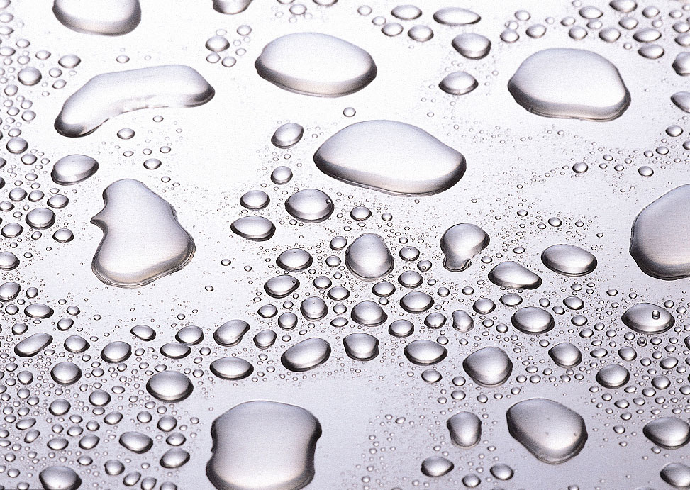 Tại sao các chất hoạt động bề mặt cation được tìm thấy trong điều hòa vải?