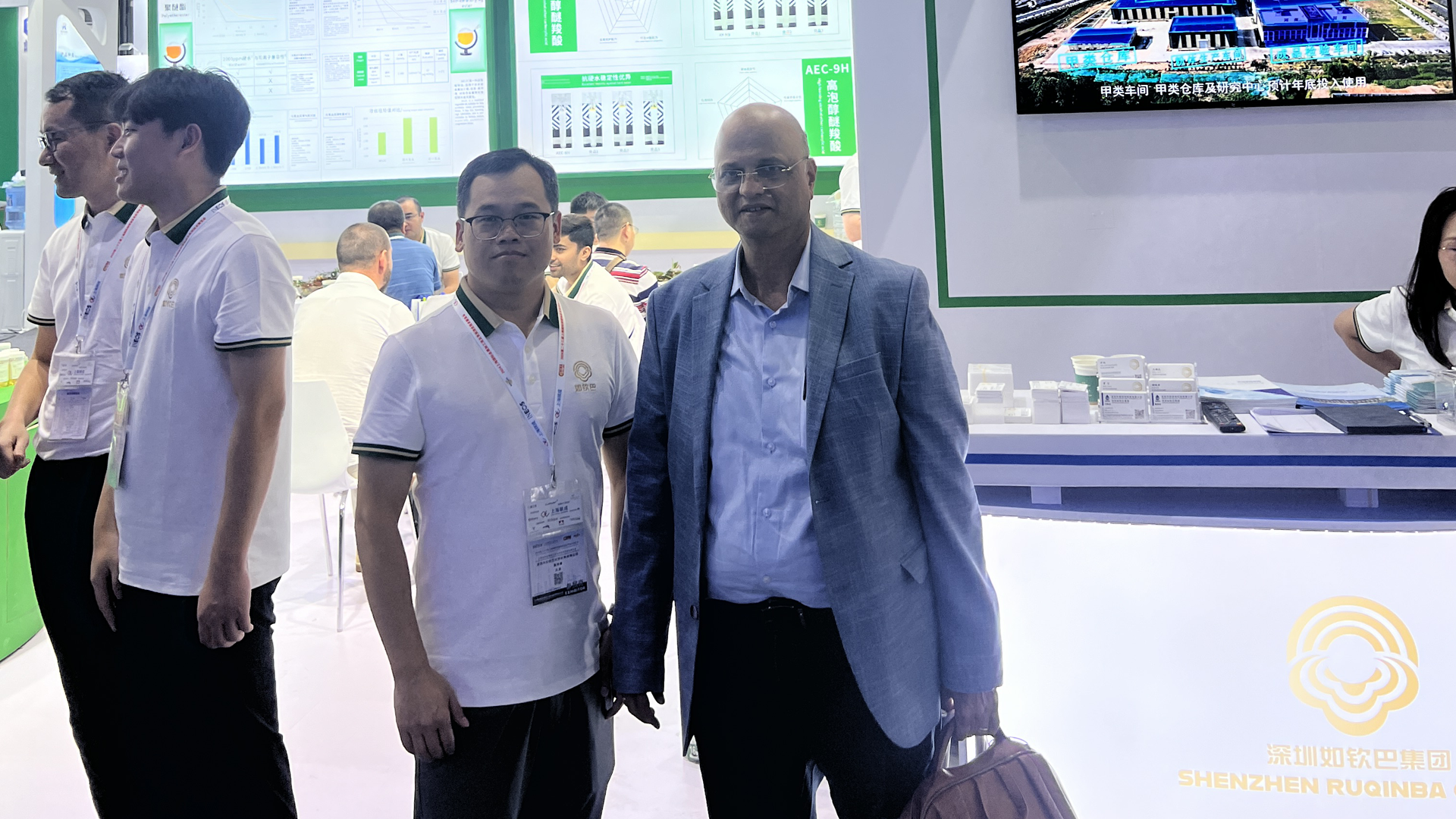 Trung Quốc b&ocirc;i trơn